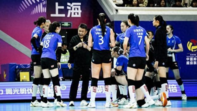 “忘记过去”成就上海女排关键一胜，与江苏队的决胜场“攻心”为上|蔡斌|江苏女排|比赛|球迷|队员_新浪新闻